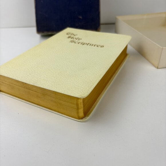 The Holy Scriptures White Leatherette Gold Edges Box Masoretic Text Jewish Pub - Picture 3 of 13